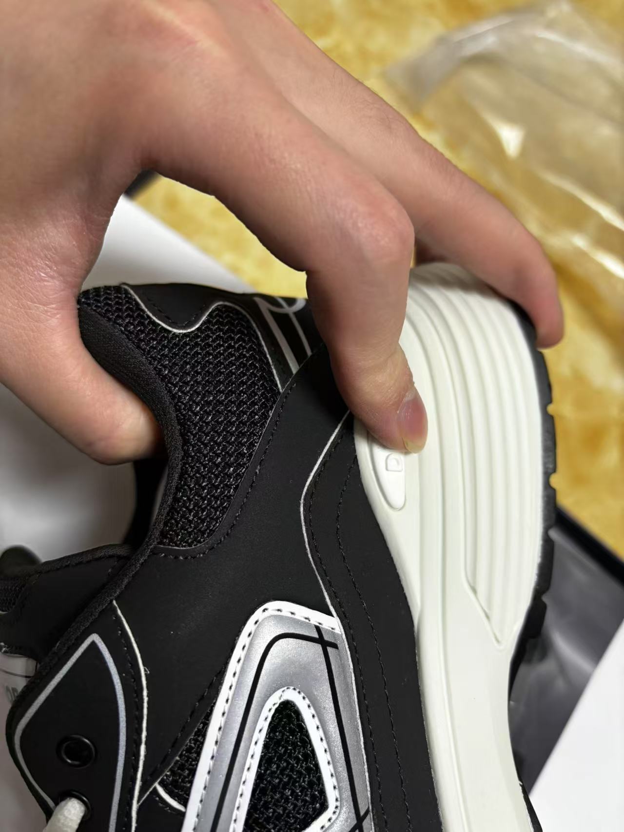 2025 New CD Fashion Casual Couple Lightweight Mesh Shoes Breathable Comfortable Casual Sneakers B30 Running Shoes