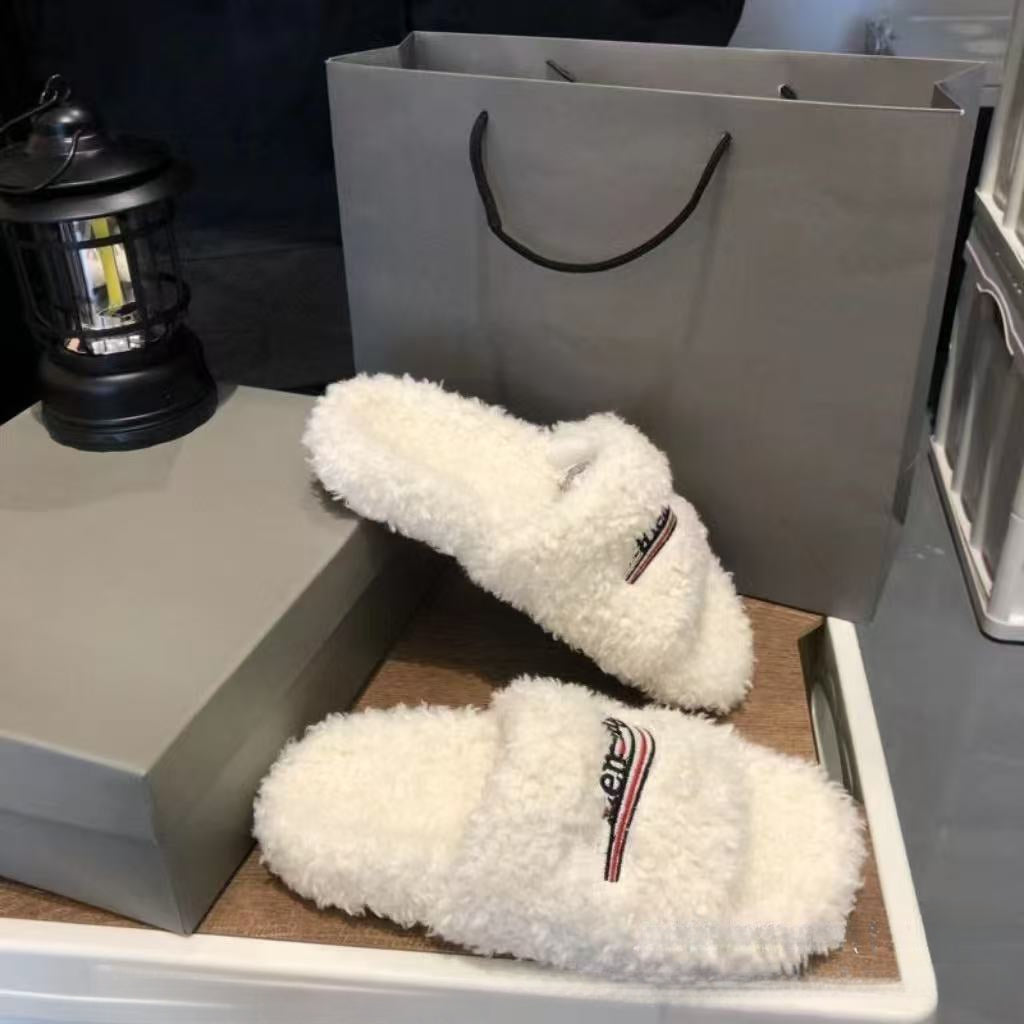 Women's outdoor furry slippers with lamb wool, thick sole, and letter embroidery for autumn and winter 2024