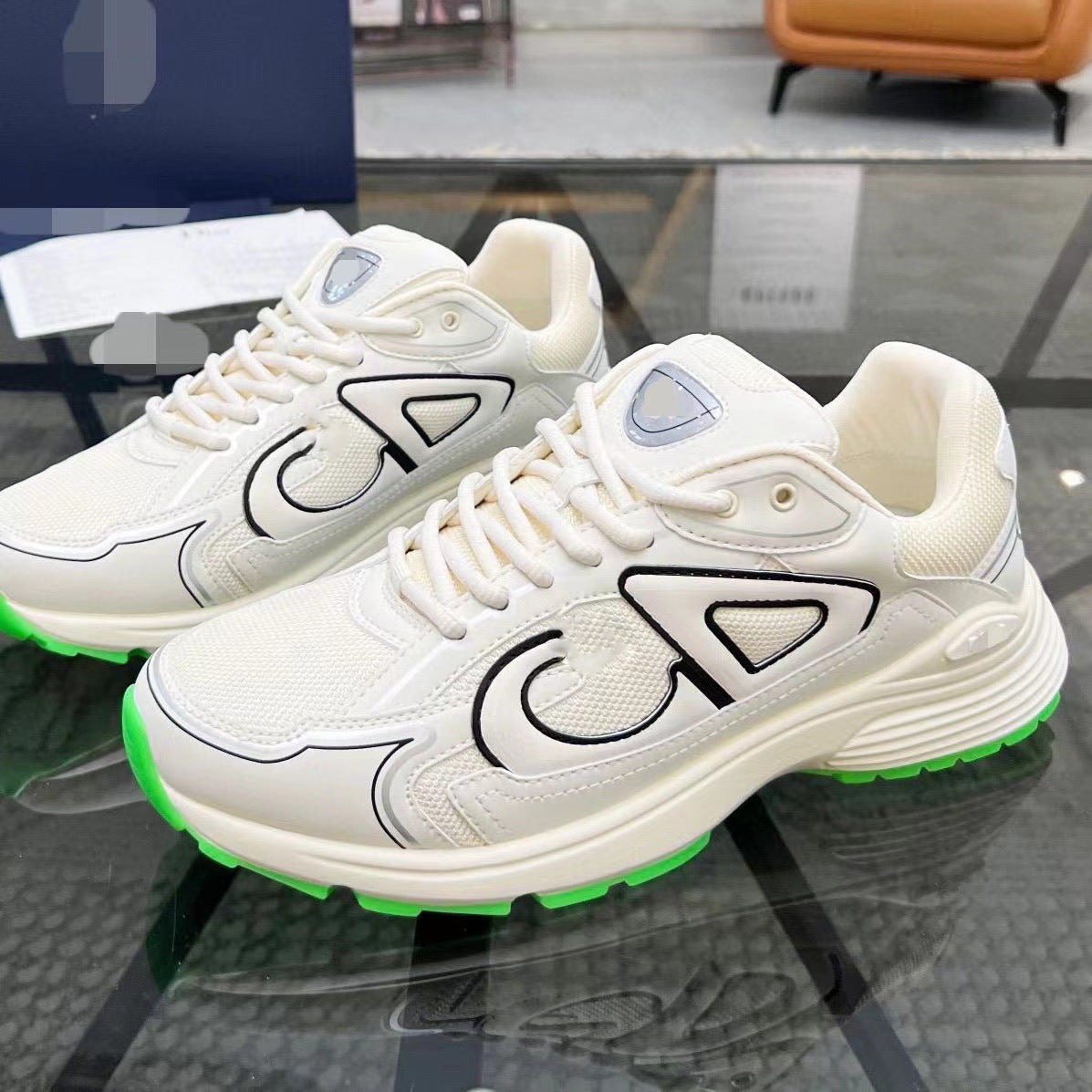 2025 New CD Fashion Casual Couple Lightweight Mesh Shoes Breathable Comfortable Casual Sneakers B30 Running Shoes