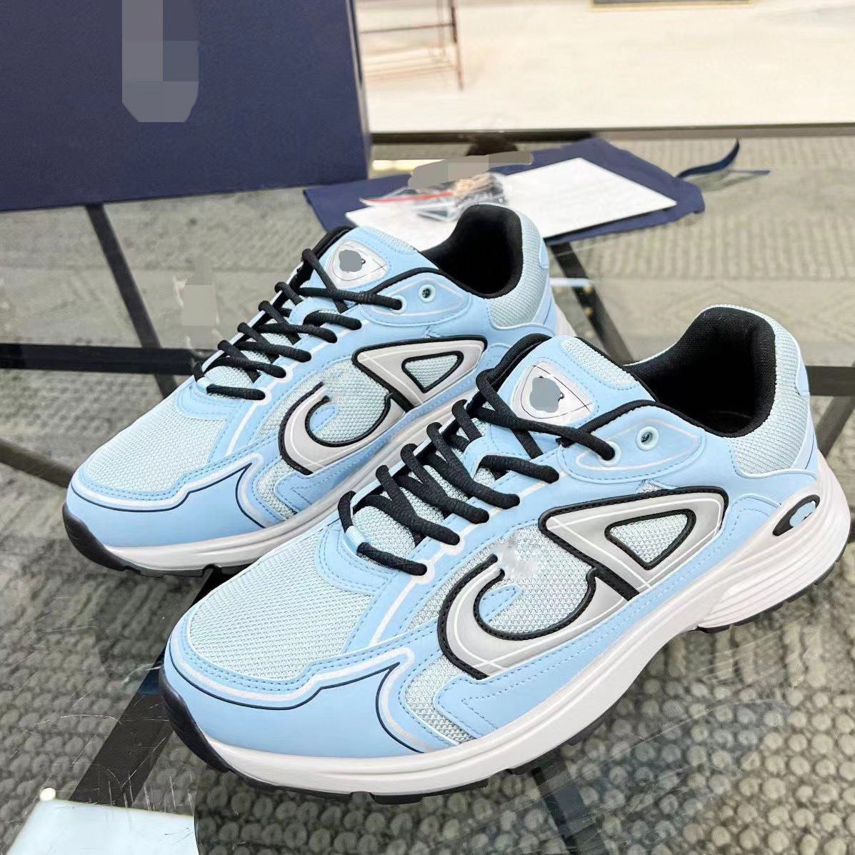 2025 New CD Fashion Casual Couple Lightweight Mesh Shoes Breathable Comfortable Casual Sneakers B30 Running Shoes