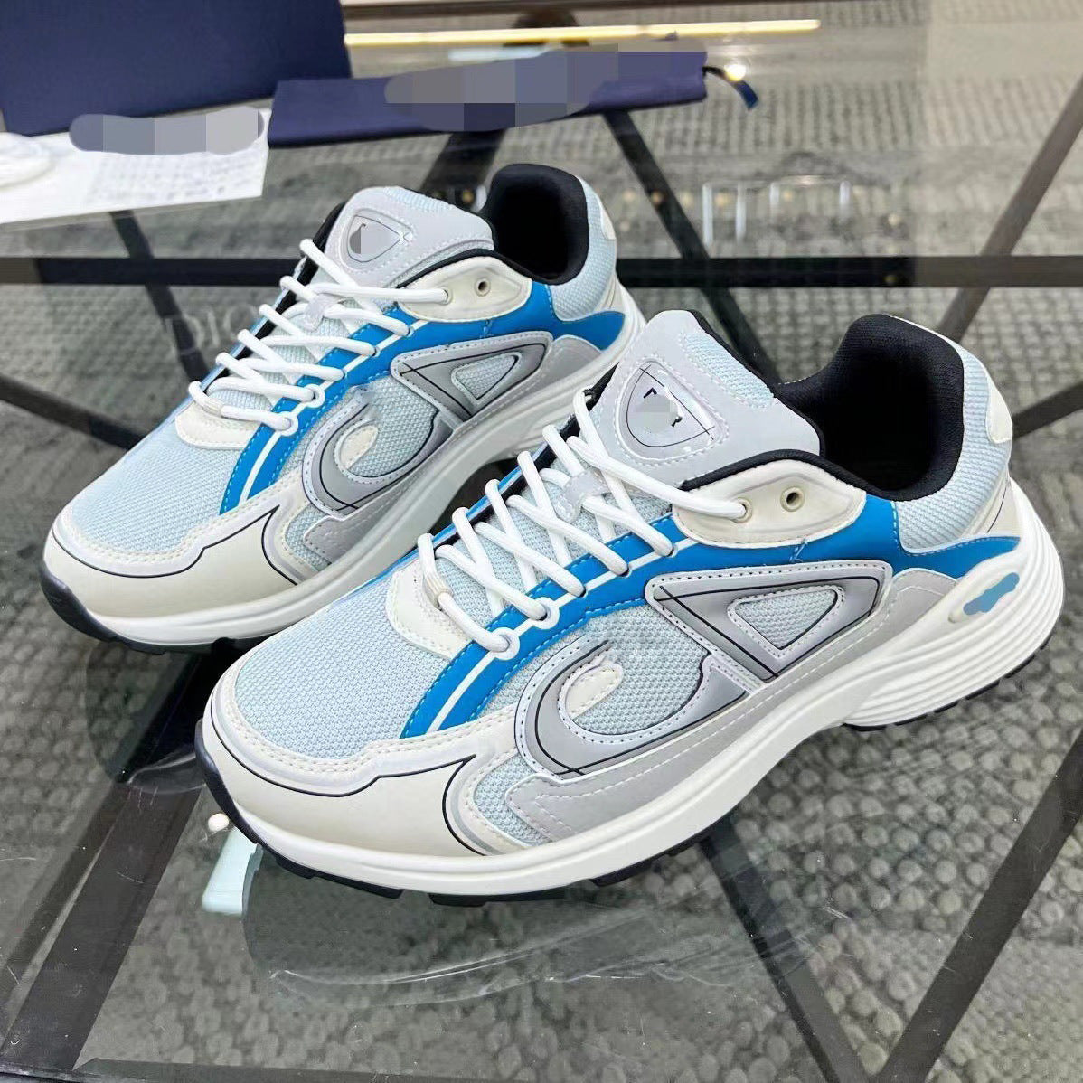 2025 New CD Fashion Casual Couple Lightweight Mesh Shoes Breathable Comfortable Casual Sneakers B30 Running Shoes