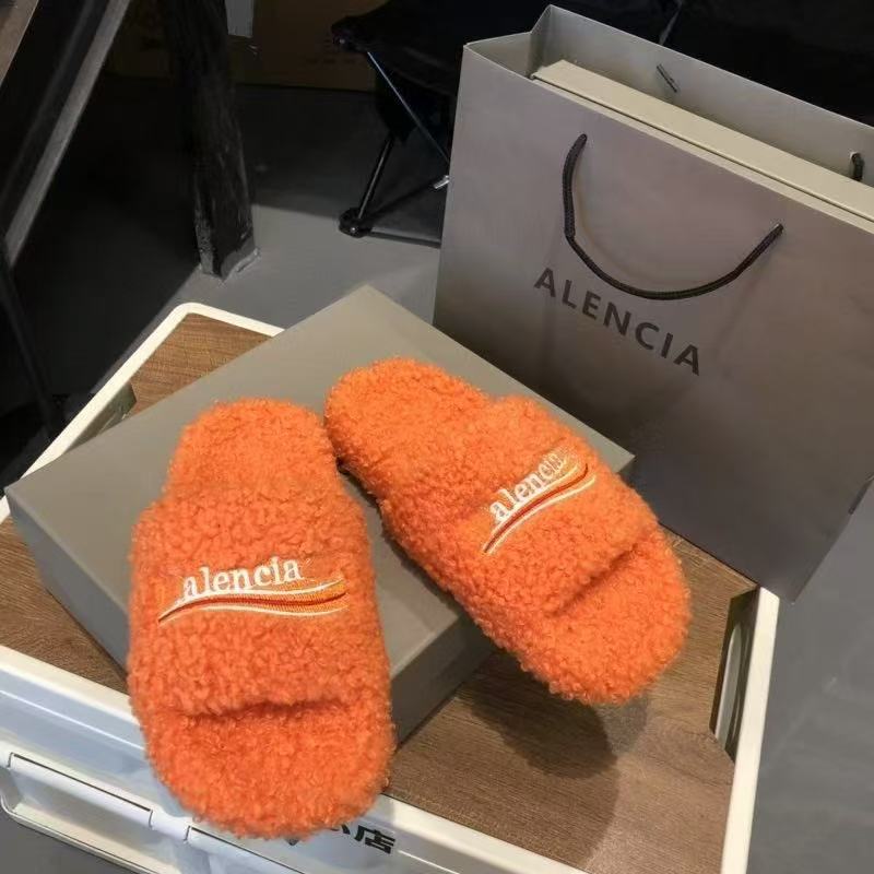 Women's furry slippers with thick sole and letter embroidery, lamb wool lining, autumn winter outdoor wear 2024 style
