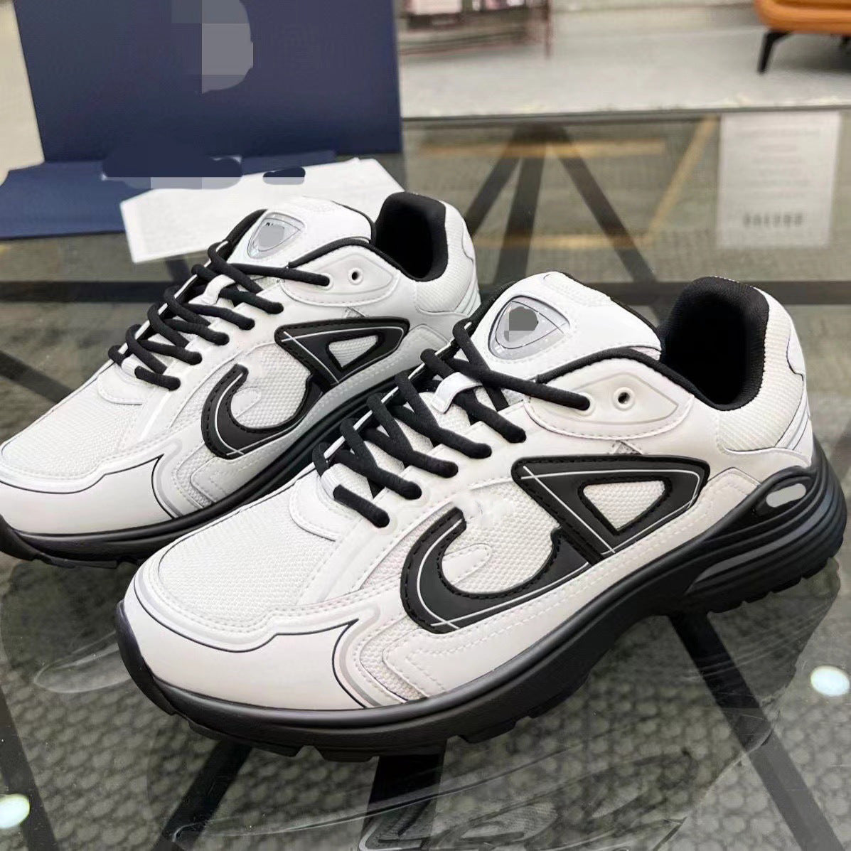 2025 New CD Fashion Casual Couple Lightweight Mesh Shoes Breathable Comfortable Casual Sneakers B30 Running Shoes