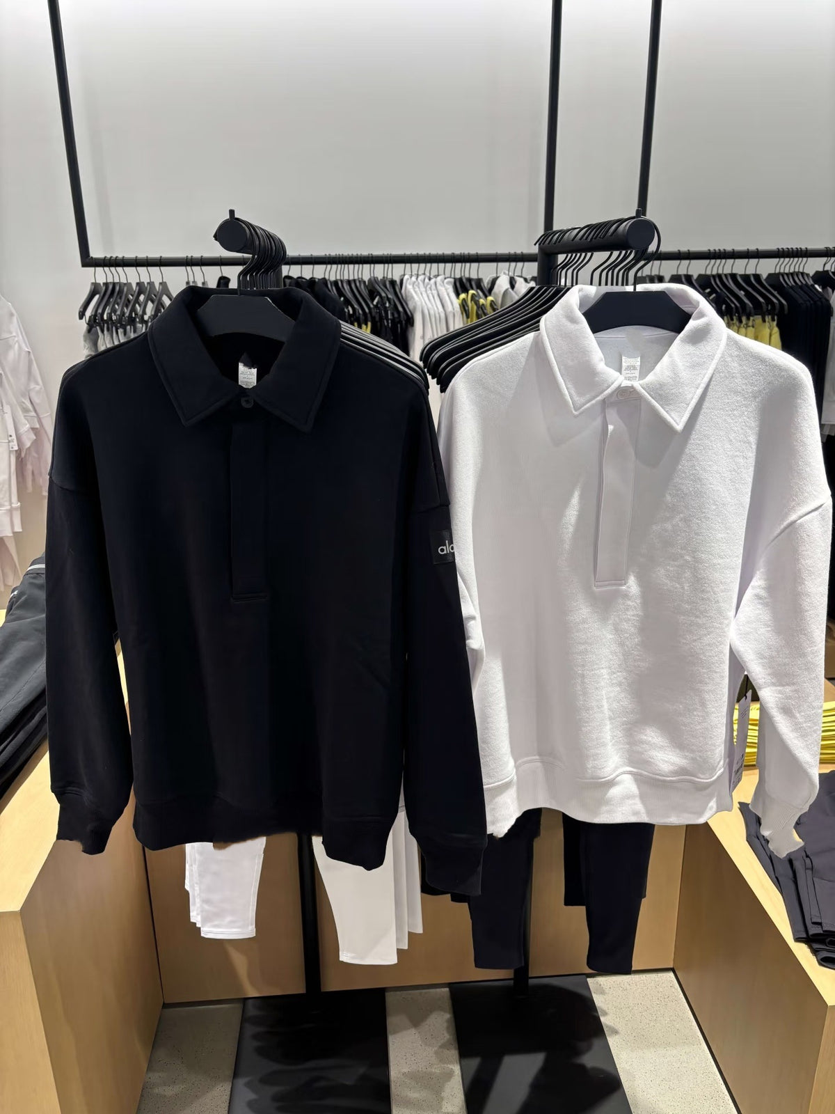 GMABCD polo collar sweatshirts black and white retail display, spring autumn top